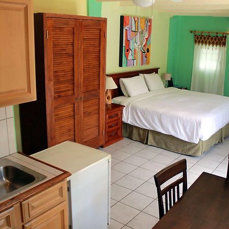 Azure Hotel And Art Studio Simpson Bay Esterno foto